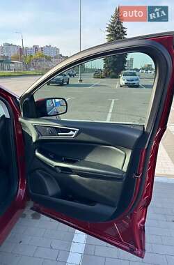 Внедорожник / Кроссовер Ford Edge 2017 в 