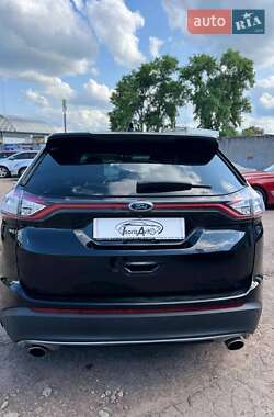 Позашляховик / Кросовер Ford Edge 2015 в 