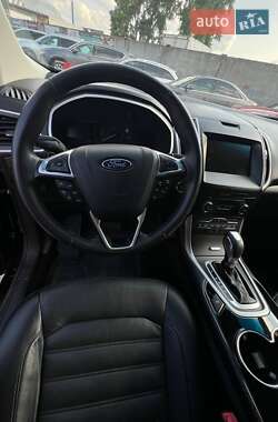 Позашляховик / Кросовер Ford Edge 2015 в 