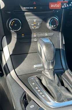 Внедорожник / Кроссовер Ford Edge 2015 в 