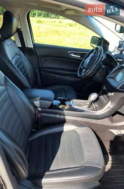 Внедорожник / Кроссовер Ford Edge 2017 в 