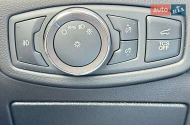 Внедорожник / Кроссовер Ford Edge 2019 в 