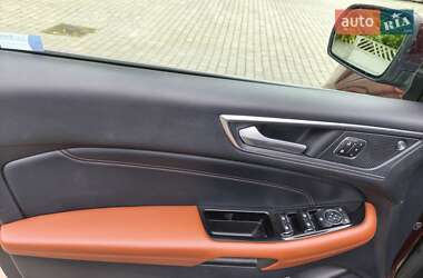Внедорожник / Кроссовер Ford Edge 2019 в 