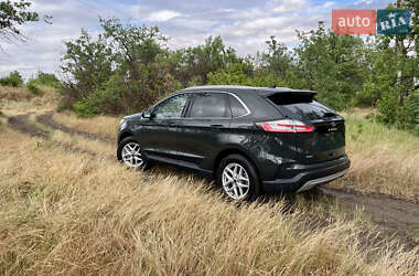 Позашляховик / Кросовер Ford Edge 2022 в 