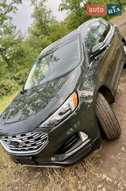 Позашляховик / Кросовер Ford Edge 2022 в 