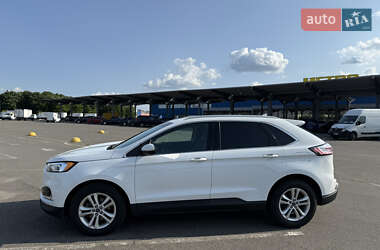 Позашляховик / Кросовер Ford Edge 2019 в 