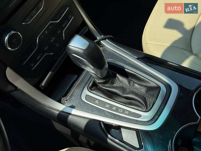 Внедорожник / Кроссовер Ford Edge 2017 в Каменец-Подольском