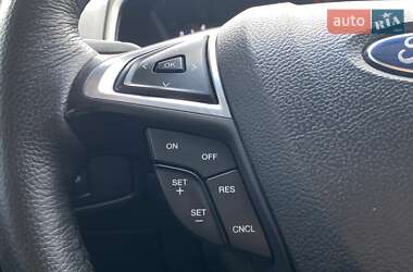 Внедорожник / Кроссовер Ford Edge 2017 в 