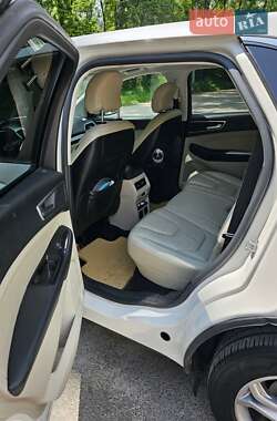 Внедорожник / Кроссовер Ford Edge 2015 в 