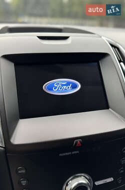 Внедорожник / Кроссовер Ford Edge 2019 в 