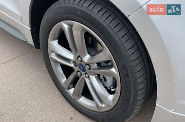 Внедорожник / Кроссовер Ford Edge 2016 в 