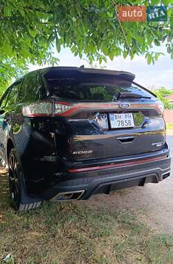 Внедорожник / Кроссовер Ford Edge 2016 в 