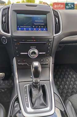 Внедорожник / Кроссовер Ford Edge 2016 в 