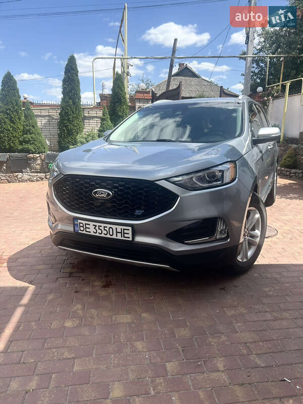 Внедорожник / Кроссовер Ford Edge 2019 в 