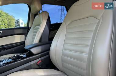 Внедорожник / Кроссовер Ford Edge 2017 в 
