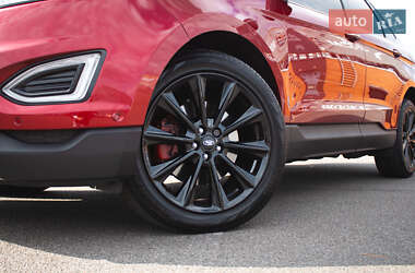 Внедорожник / Кроссовер Ford Edge 2016 в 