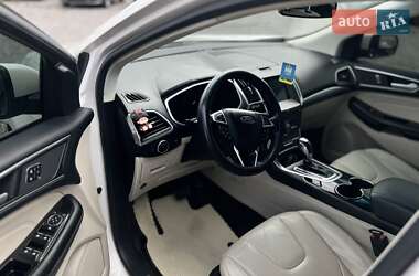 Внедорожник / Кроссовер Ford Edge 2016 в 