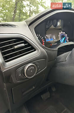 Внедорожник / Кроссовер Ford Edge 2015 в 