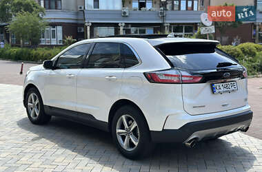 Внедорожник / Кроссовер Ford Edge 2019 в 