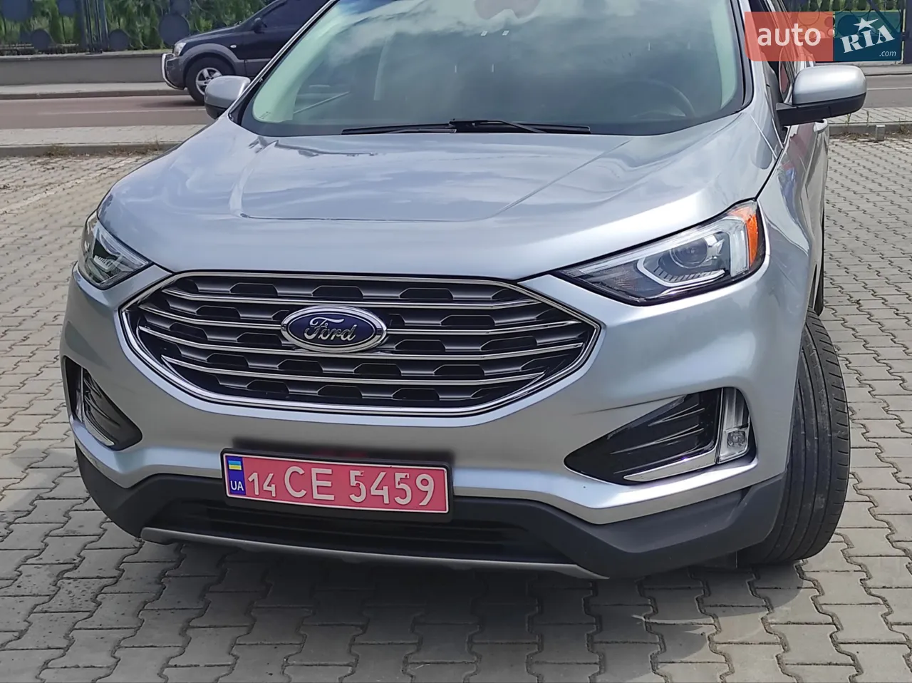 Продам авто FORD EDGE  з мінімальними пошкодженнями , безпека  не стріляла 2021р.Комплектація SEL.Ходова  ,  мотор ,коробка в ідеальному стані.На фото видно всі недоліки.Більш детальна інформація по телефону.