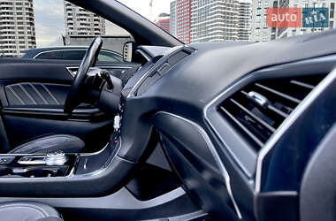 Внедорожник / Кроссовер Ford Edge 2019 в 