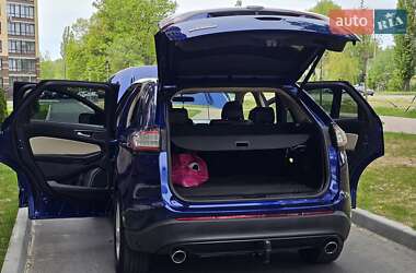 Внедорожник / Кроссовер Ford Edge 2015 в 