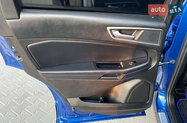 Внедорожник / Кроссовер Ford Edge 2018 в 