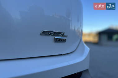 Внедорожник / Кроссовер Ford Edge 2016 в 
