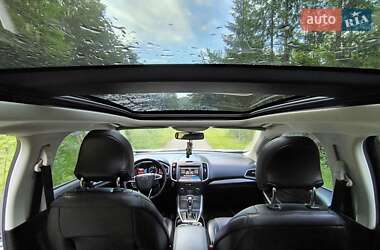 Внедорожник / Кроссовер Ford Edge 2015 в 