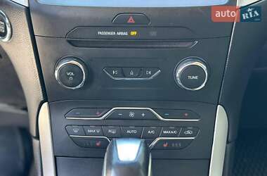 Внедорожник / Кроссовер Ford Edge 2016 в 