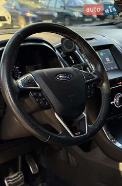 Внедорожник / Кроссовер Ford Edge 2019 в 