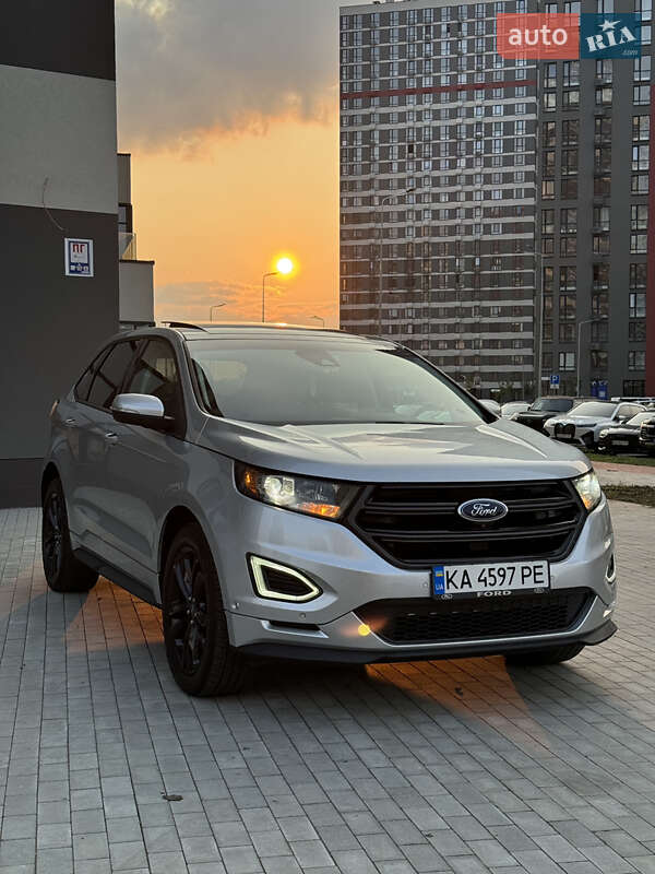 Внедорожник / Кроссовер Ford Edge 2015 в 