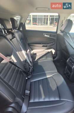 Позашляховик / Кросовер Ford Edge 2020 в 