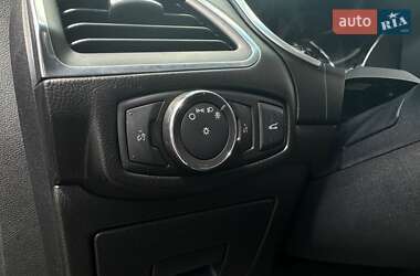 Внедорожник / Кроссовер Ford Edge 2015 в 
