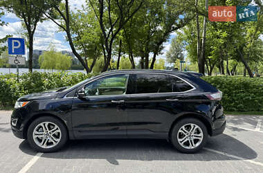 Внедорожник / Кроссовер Ford Edge 2018 в 