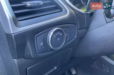 Внедорожник / Кроссовер Ford Edge 2017 в 