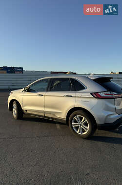 Внедорожник / Кроссовер Ford Edge 2019 в 