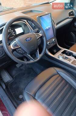Внедорожник / Кроссовер Ford Edge 2021 в 
