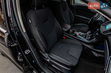 Внедорожник / Кроссовер Ford Edge 2016 в 