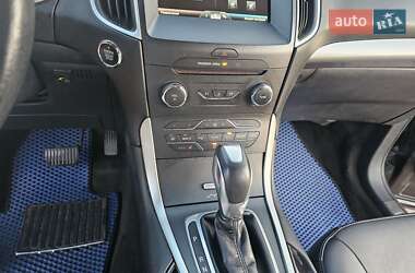 Позашляховик / Кросовер Ford Edge 2015 в 