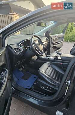 Позашляховик / Кросовер Ford Edge 2015 в 