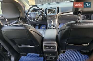 Позашляховик / Кросовер Ford Edge 2015 в 