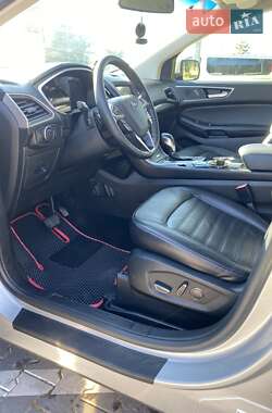 Позашляховик / Кросовер Ford Edge 2016 в 