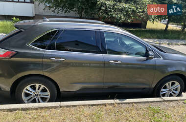 Позашляховик / Кросовер Ford Edge 2019 в 