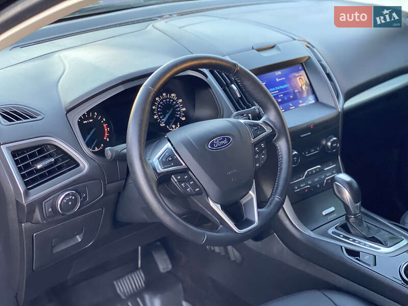 Позашляховик / Кросовер Ford Edge 2016 в Дубні