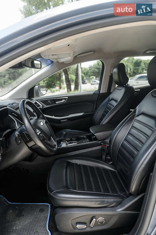 Внедорожник / Кроссовер Ford Edge 2018 в Новояворовске