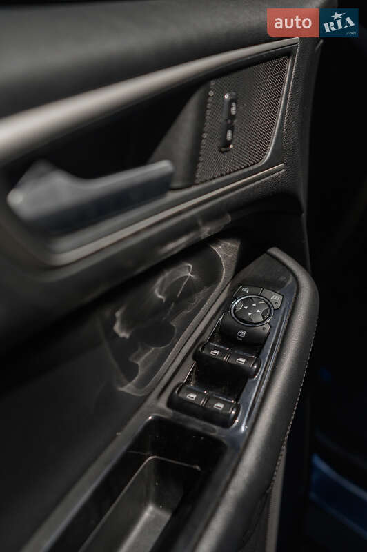 Внедорожник / Кроссовер Ford Edge 2018 в Новояворовске