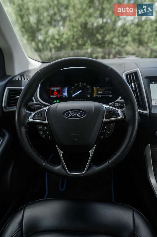 Внедорожник / Кроссовер Ford Edge 2018 в Новояворовске