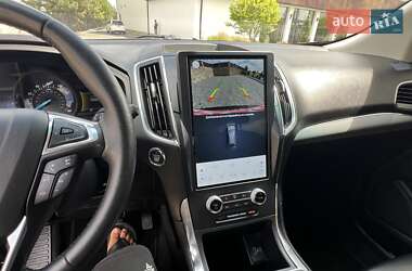 Позашляховик / Кросовер Ford Edge 2022 в 