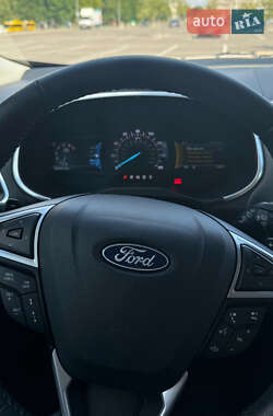 Внедорожник / Кроссовер Ford Edge 2018 в 